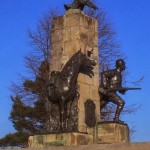 monumentul eroilor cavaleristi din primul razboi mondial Oituz