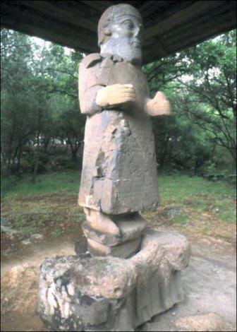 Hittite statuia unui zeu al furtunii Karatepe Aslantas