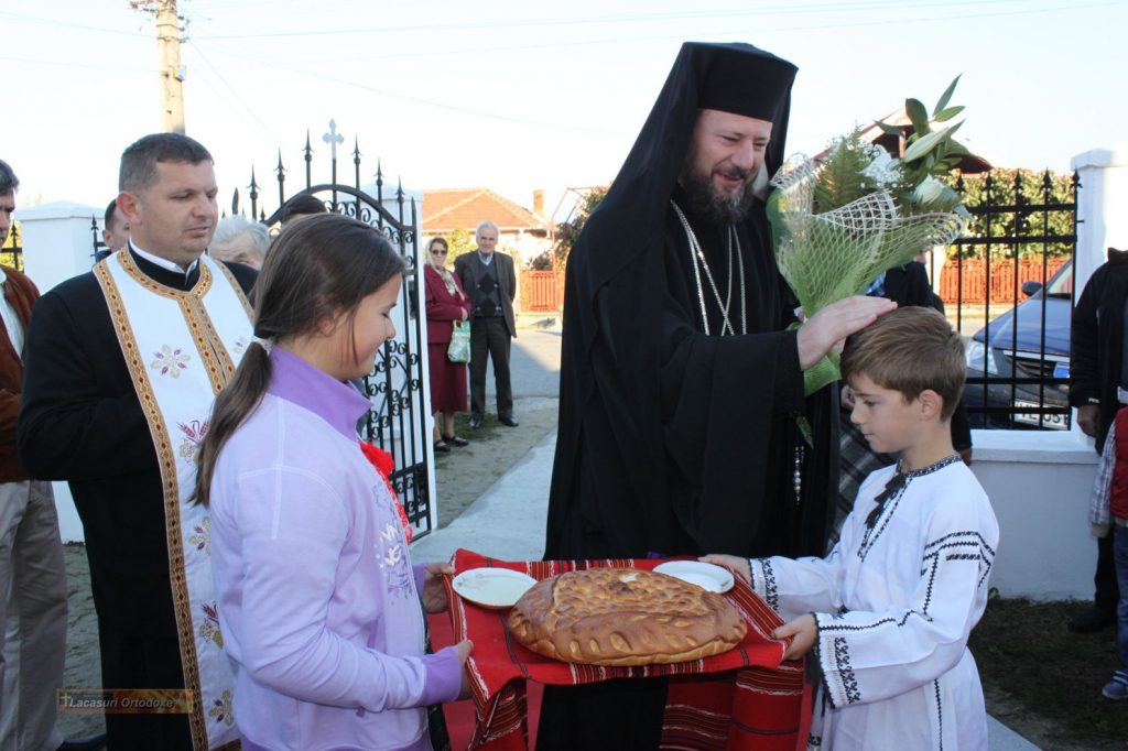 Biserica Bercioiu Barsesti sfintire