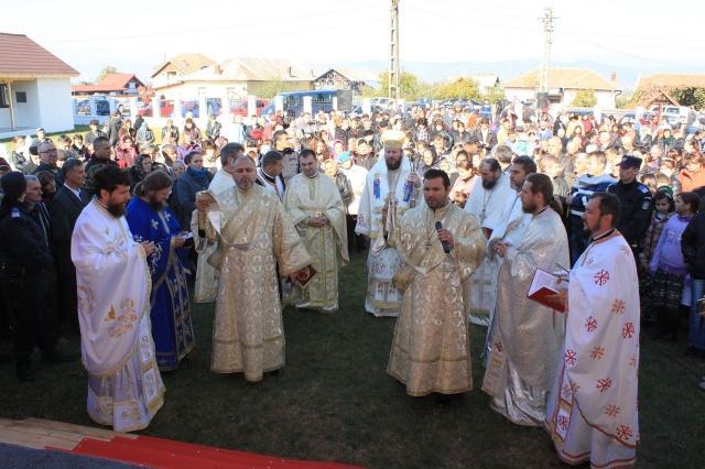 Biserica Barsanesti Bercioiu sfintire sobor de preoti