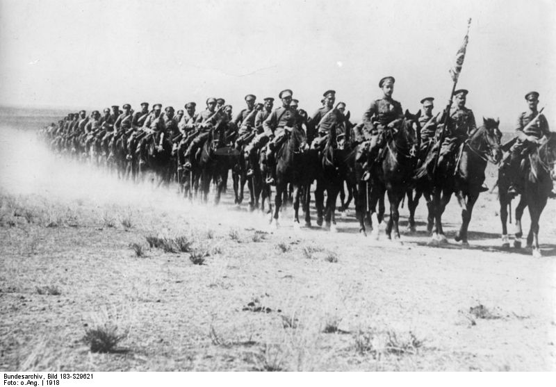 1916: Cavaleria bulgară în marş în Dobrogea.