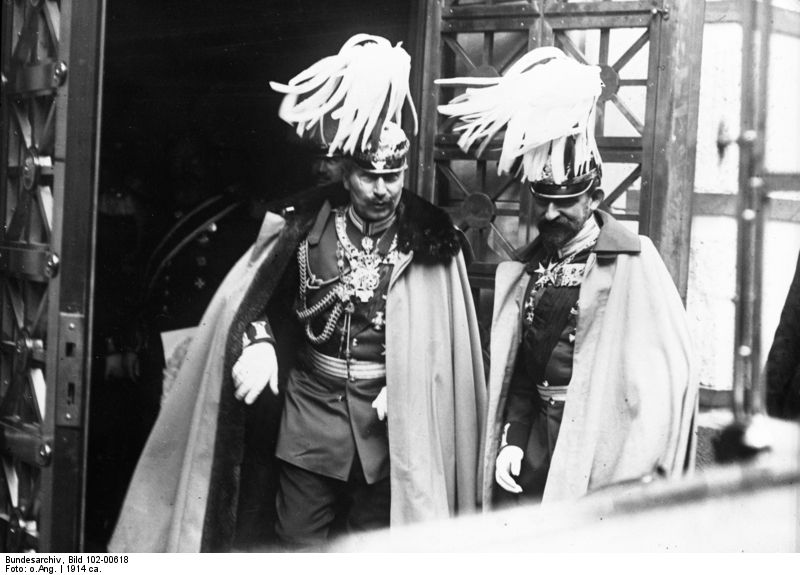 Kaiserul Wilhelm al II lea si printul mostenitor Ferdinand al Romaniei la Berlin. incepand din 1893, Romania a avut un tratat de alianta cu Puterile Centrale, Germania si Austro-Ungaria, tratat la care a renuntat in 1916 cand a intrat in Primul Razboi Mondial de Partea Antantei.