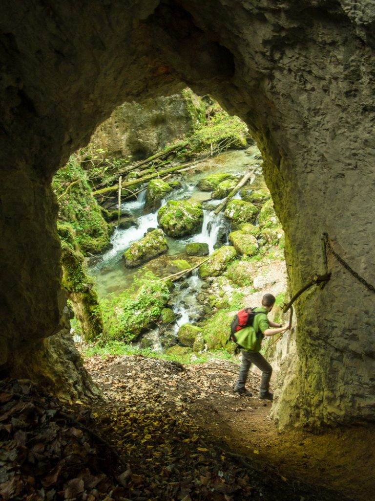 Bihor cheia galbenei traseu Bârsa