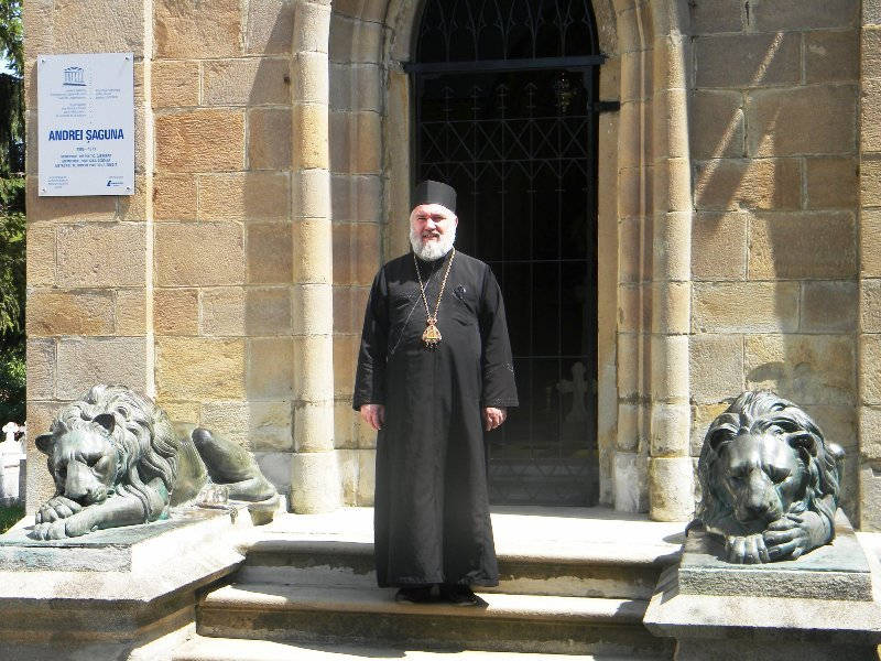 P.S. Visarion in fata Mausoleu Andrei Saguna din Rasinari