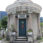 MAUSOLEUL EROILOR dn Schei Brasovului Sf Treime